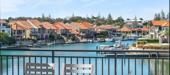 Pet Friendly Luxe Waterfront Retreat with Jetty