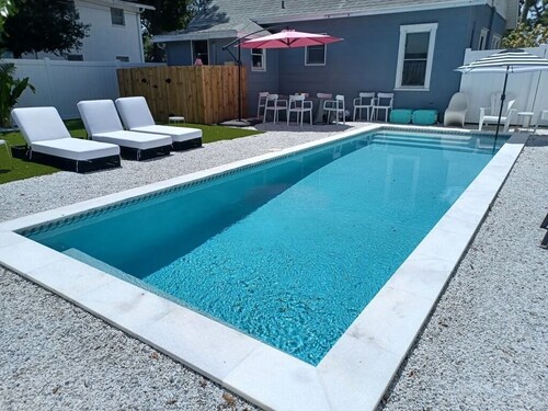 Luxurious Downtown Pool Retreat - St. Petersburg - Pets Welcome