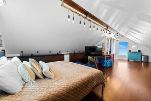 3 chambres, fer et planche à repasser, Wi-Fi, draps fournis