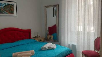 1 camera, Wi-Fi gratuito, lenzuola