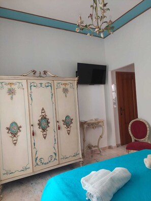 1 bedroom, internet, bed sheets