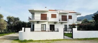 Enjoyable 3-bedroom apartment in Kyrenia