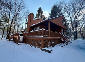 Exterior - Clocked Out Cabin | Lake Access, Fire Pit, Arcade (Blakeslee)