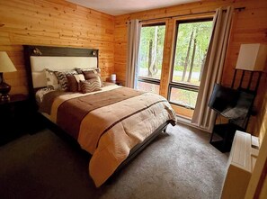 3 bedrooms, iron/ironing board, free WiFi, bed sheets - Clocked Out Cabin | Lake Access, Fire Pit, Arcade (Blakeslee)