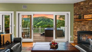 Smart TV, fireplace, foosball, stereo