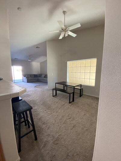 3-bedroom house in delightful Bullhead City with AC