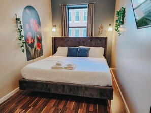 3 bedrooms, iron/ironing board, free WiFi, bed sheets