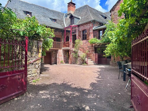 Maison de la Fontaine - Typique - Bourg de Collonges