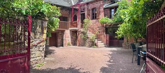 Maison de la Fontaine - Typique - Bourg de Collonges