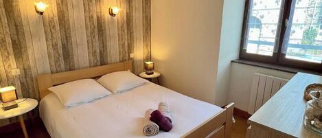 2 soverom, strykejern/-brett, wi-fi og sengetøy