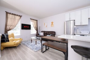 Smart TV - 3BR 2BA Surrey Home | Quiet & Convenient (Surrey)
