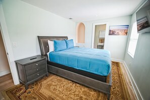 2 bedrooms, iron/ironing board, WiFi, bed sheets