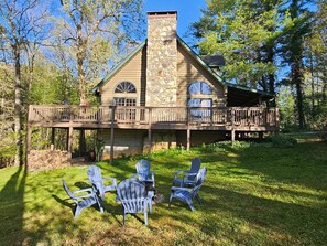 Property grounds - Log Cabin Retreat, Great Location, Pets Allowed (Fairview)