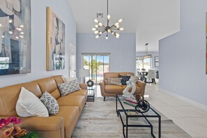 TV - Chiquita's Sunset, a modern escape in Cape Coral (Cape Coral)