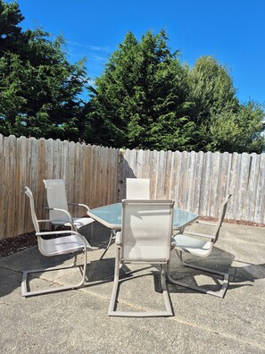 Outdoor dining
