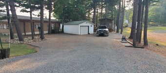 Cottage at Silver Lake Sand Dunes with AC 3bdrm
behind Silver Lake Buggy Rental