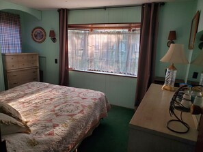 Internet, bed sheets