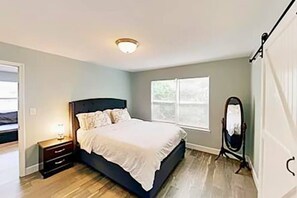 2 bedrooms, iron/ironing board, WiFi, bed sheets