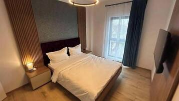 2 bedrooms, iron/ironing board, WiFi