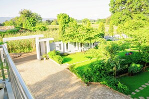 Kamar Double Eksekutif, balkon, pemandangan kebun | Pemandangan balkon