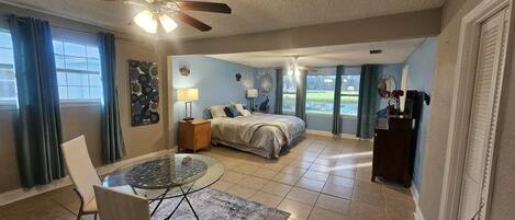 3 bedrooms, iron/ironing board, WiFi, bed sheets