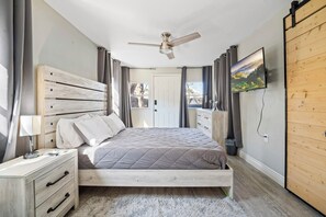 3 soverom, skrivebord, strykejern/-brett og wi-fi (inkludert)