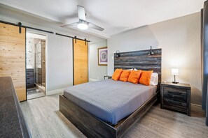 3 bedrooms, desk, iron/ironing board, free WiFi