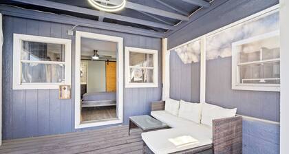 Charming Fort Worth Getaway • Sleeps 10 • Near TCU/Stockyards • Patio & Yard