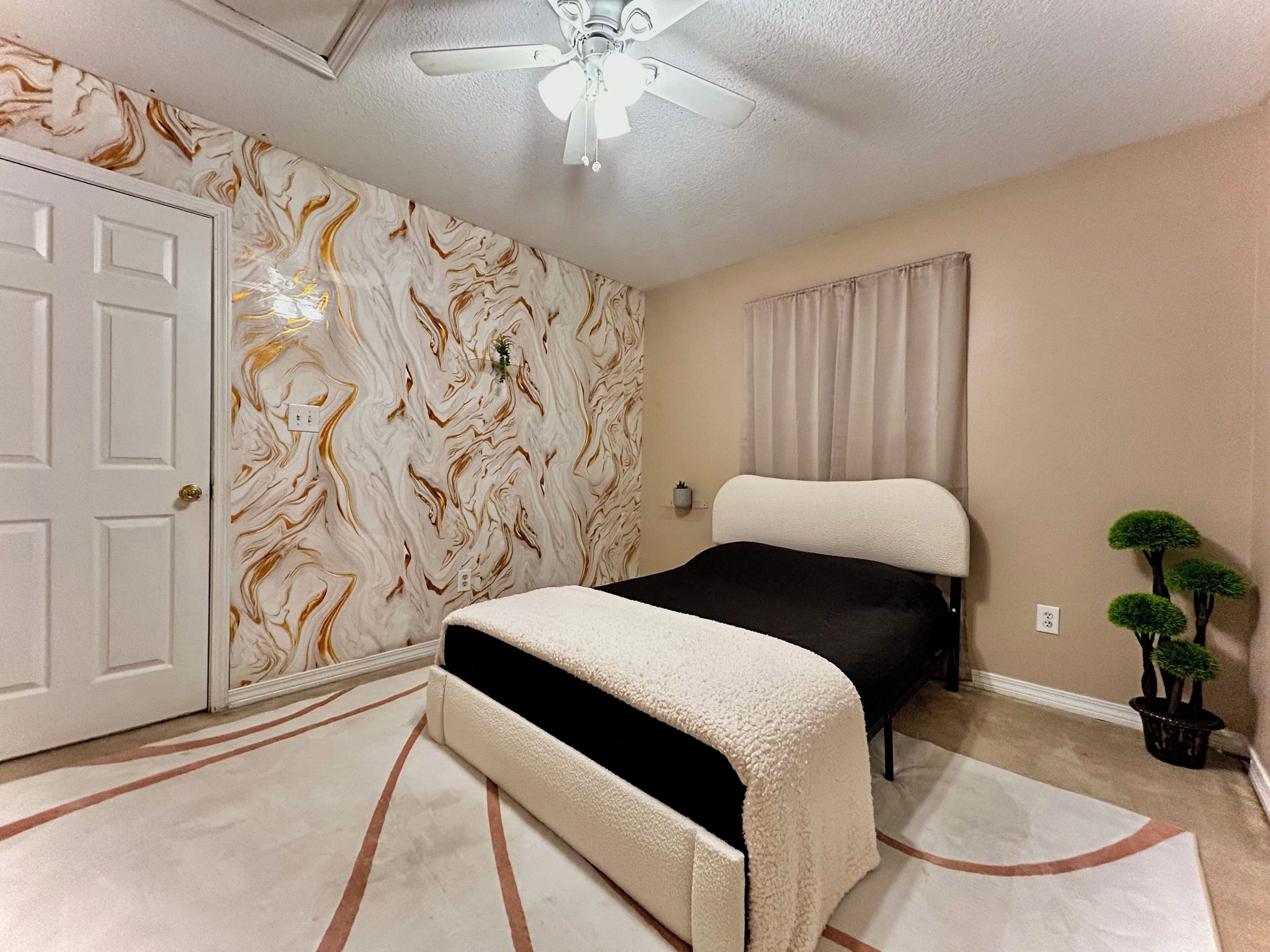 3 bedrooms, iron/ironing board, free WiFi, bed sheets