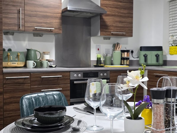 Fridge, microwave, oven, stovetop