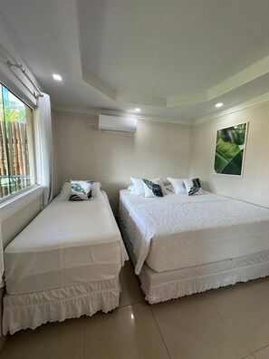 Standard Quadruple Room | Free WiFi - Pousada Terras Verdes (Fernando de Noronha)