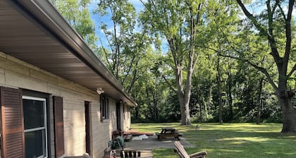 4 bdrm country house w hunting possibilities in Morris