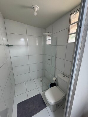 Dusche, Handtücher, Toilettenpapier