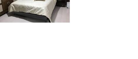 WiFi, bed sheets