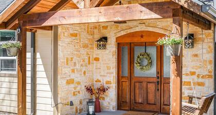 Magnolia Farmhouse • Game Room • Countryside Stay • On 4 Acres