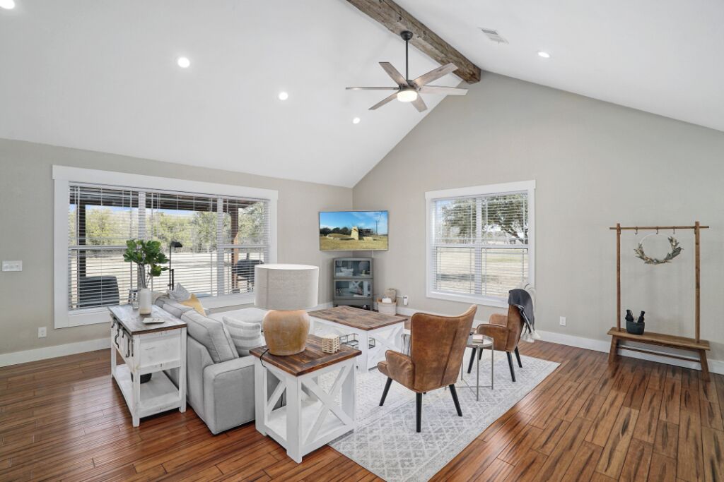 Smart TV, fireplace, video games, table tennis