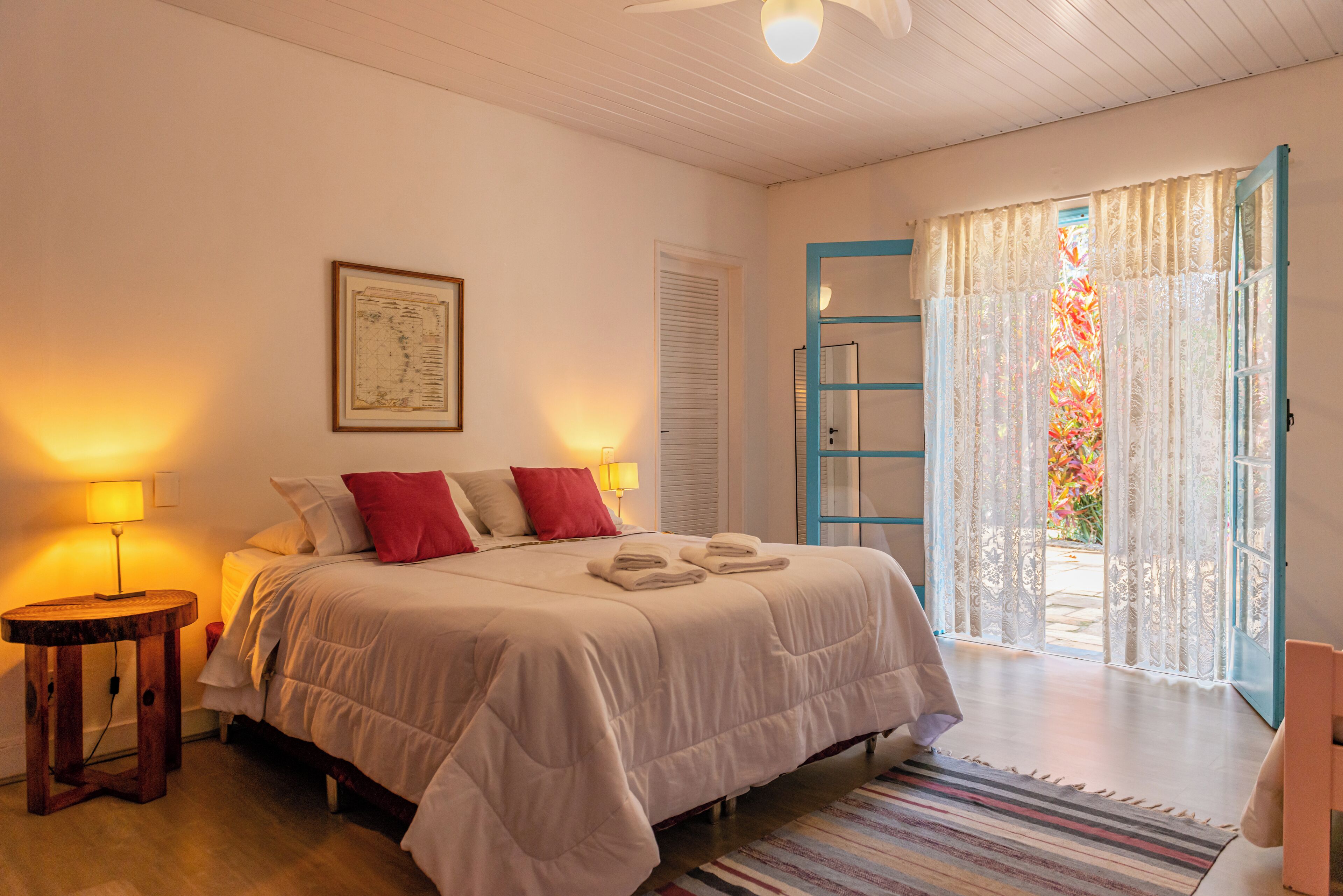 Suíte luxo | Ferros/tábuas de passar roupa, Wi-Fi de cortesia