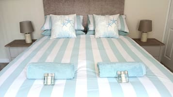 2 bedrooms, iron/ironing board, travel cot, free WiFi