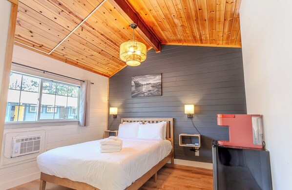 Työpöytä, Wi-Fi, vuodevaatteet, pääsy pyörätuolilla