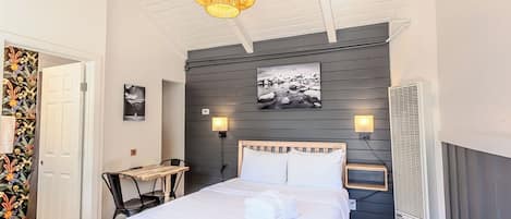 Bureau, Wi-Fi, draps fournis