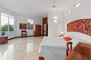 5 bedrooms, internet, bed sheets