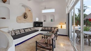Interior - Gorgeous six-bedroom oceanfront villa (Cozumel)