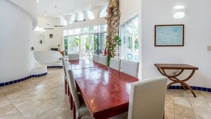 Dining - Gorgeous six-bedroom oceanfront villa (Cozumel)