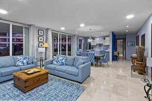 Fernseher, DVD-Player, Stereoanlage