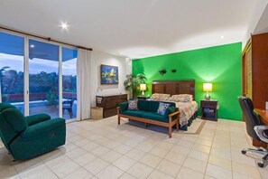 5 habitaciones, internet y ropa de cama 