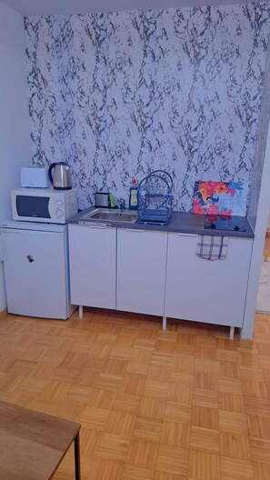 Microwave, stovetop