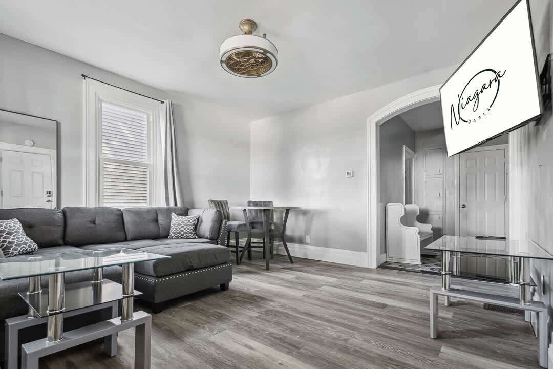 Televisión y oficina 