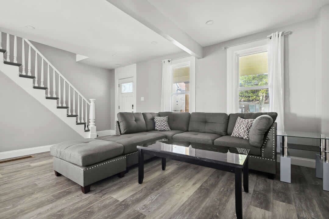 Una televisión, una oficina