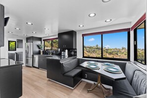 Interior - 3-bedroom house in charming La Mesa with AC (La Mesa)