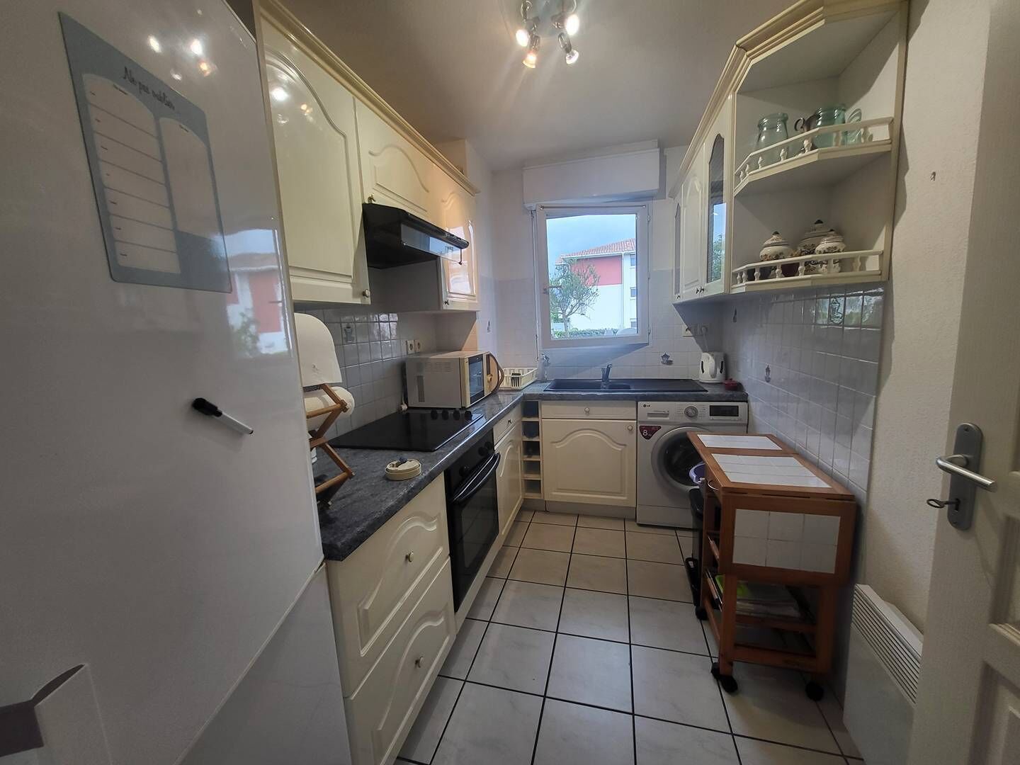 Fridge, cookware/dishes/utensils